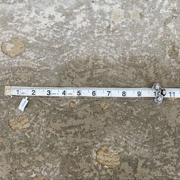 SOLD 2/$16 Dainty Floral Silver Toned Necklace - Picture 5 of 5